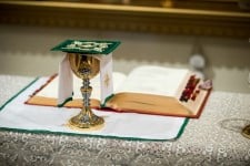 Green cloth on Chalice